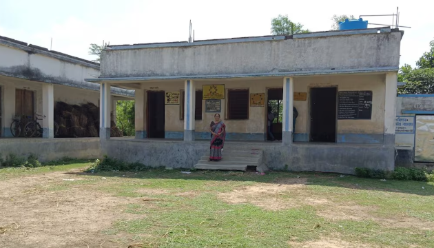 Hooghly শিক্ষকের অভাবে বন্ধ স্কুল